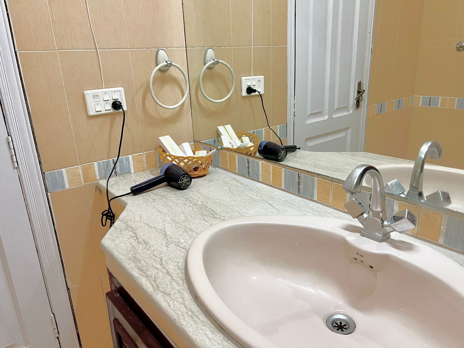 Superior Executive Room washroom step inn guest house Islamabad family guest house e11