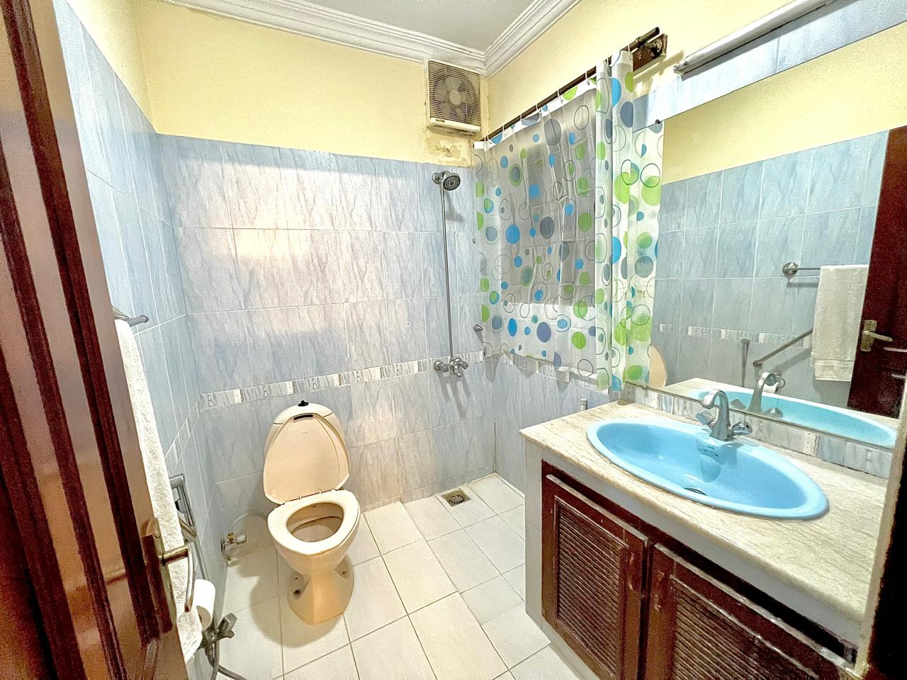 executive room washroom step inn guest house Islamabad