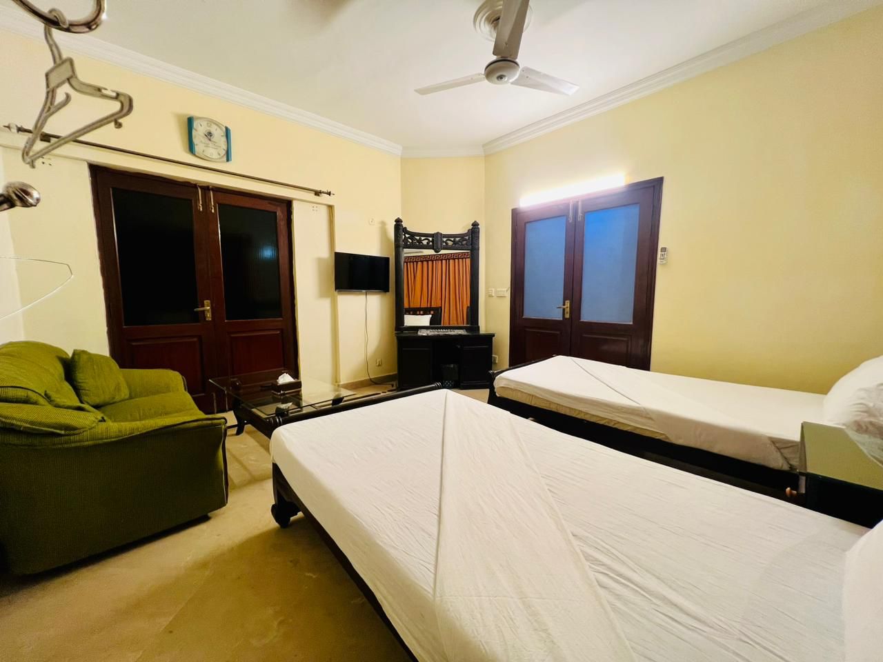 twin share room family guest house Islamabad e11