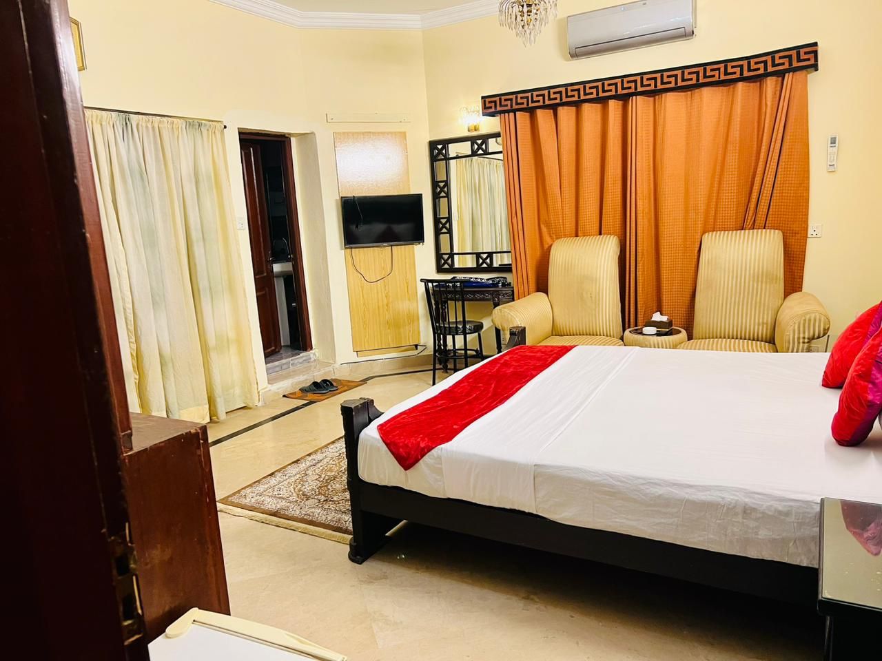 Standard deluxe room step inn guest house Islamabad e11