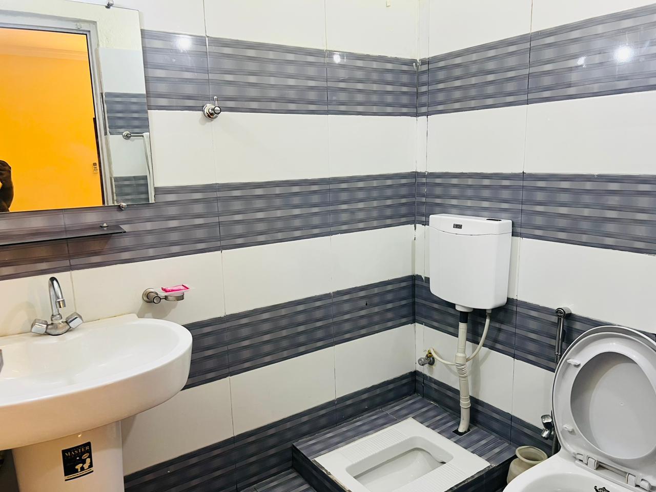 washroom step inn guest house Islamabad